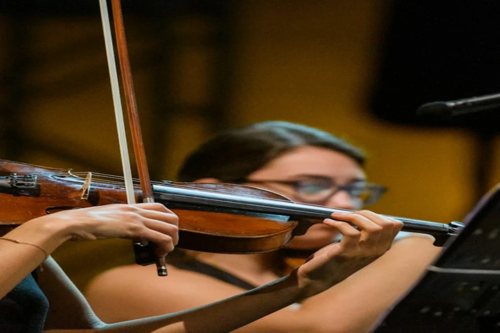 Commencer le violon à l’âge adulte : comment franchir le cap sans se décourager ?